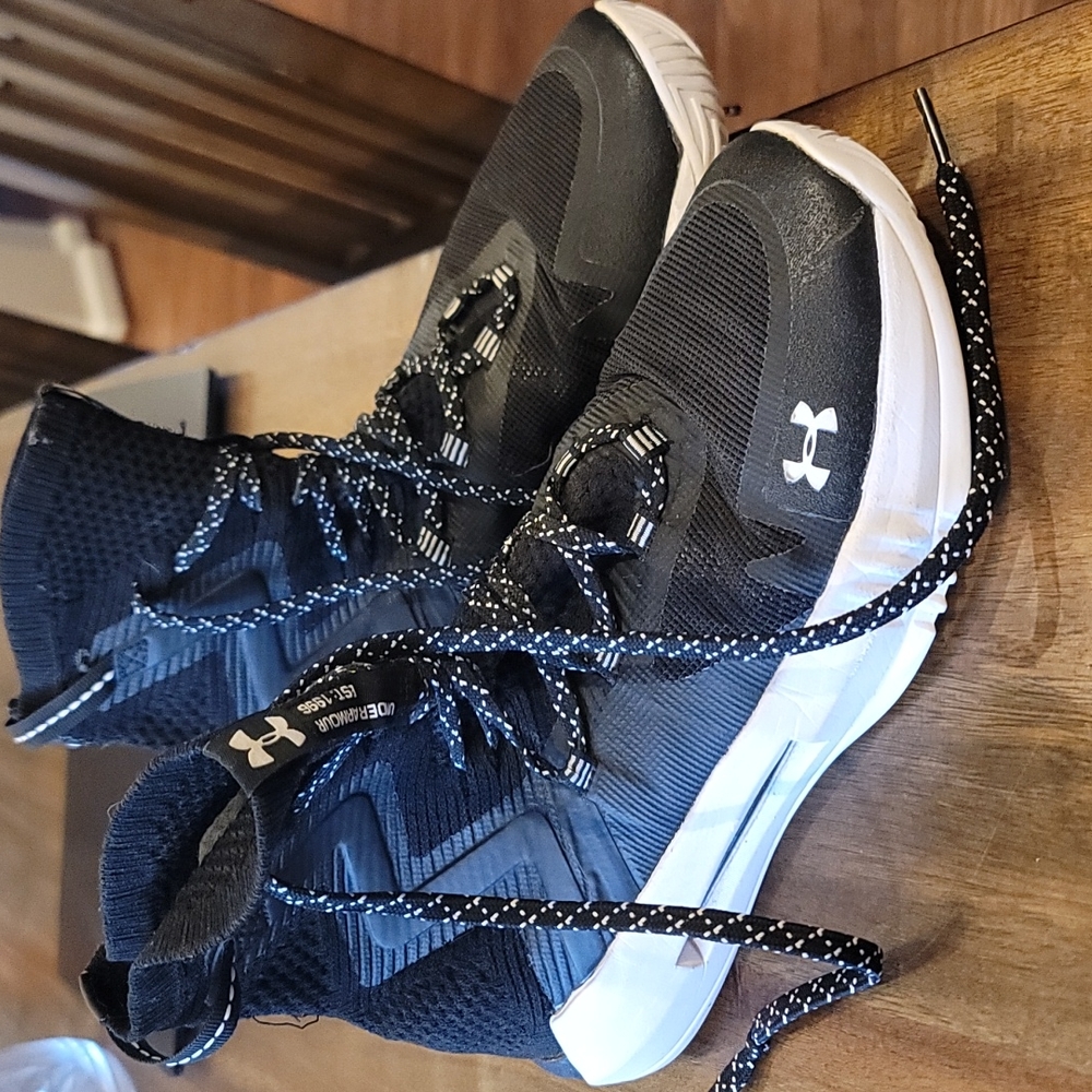 Under Armour Volleyball Shoes Size 9.5